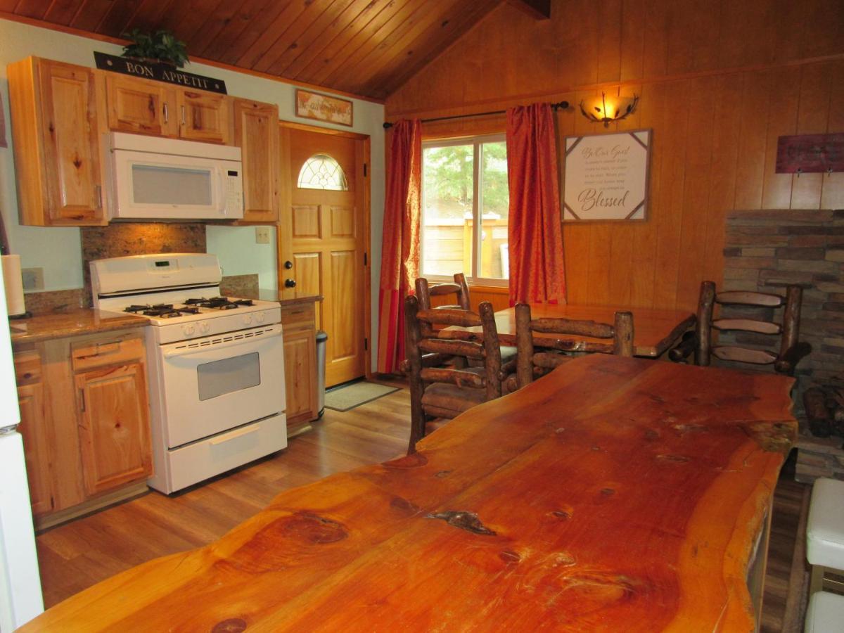 Hillside Hideaway -View Of Ski Slope From Charming Deck Big Bear Lake Bagian luar foto